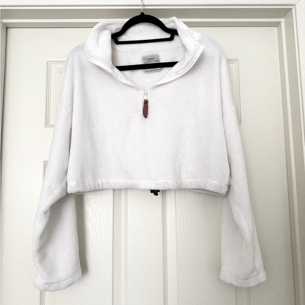 LAST CHANCE Urban Outfitters White Fleece Cropped Quarter Zip